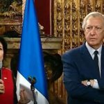 სათვისტომოს პოლიტიზების მცდელობა, თანამდებობით ბოროტად სარგებლობა, გაუმჭვირვალე ფინანსები – ემიგრანტები ოთარ ზურაბიშვილის წინააღმდეგ. „ქრონიკის“ სიუჟეტი
